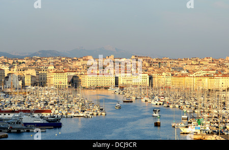 Il Vieux port Marseille Bouche-du-Rhone Cote d Azur Francia Foto Stock