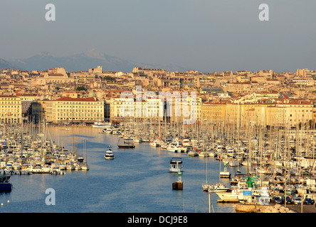 Il Vieux port Marseille Bouche-du-Rhone Cote d Azur Francia Foto Stock