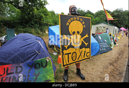 Anti Fracking manifestanti che hanno impostato il campo accanto al sito Cuadrilla a Balcombe Foto Stock