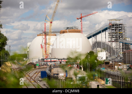 Nuovo biocarburante cupole di memorizzazione essendo costruito in corrispondenza di Drax power station in Yorkshire Regno Unito. Foto Stock