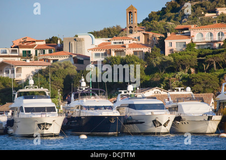 Motor Yacht Porto Rotondo Porto, Sardegna, Italia Foto Stock