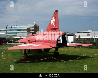 Saab Viggen No57 lo spettacolo deve andare su Teknikens och Sj C3 B6fartens hus, scienza e casa marittima pic3 Foto Stock