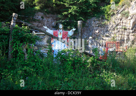 Santi sulla strada, dietro una recinzione, sulla penisola di Sorrento, campania, Italia Foto Stock