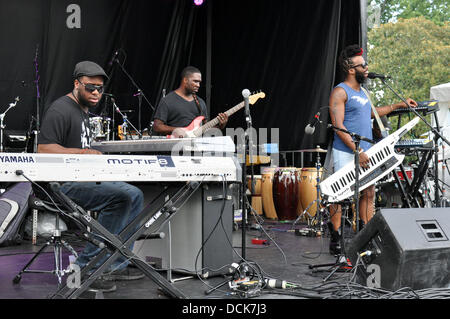 Il 10 agosto 2013 - Richmond, Virginia, Stati Uniti d'America - Jazz Band ROBERT GLASPAR esperimento di eseguire al quarto Annual Richmond Jazz Festival a Maymont Park. (Credito Immagine: © Tina Fultz/ZUMAPRESS.com) Foto Stock