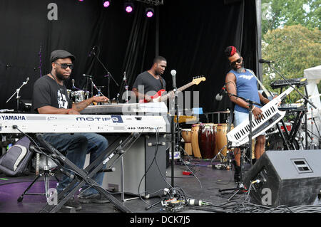 Il 10 agosto 2013 - Richmond, Virginia, Stati Uniti d'America - Jazz Band ROBERT GLASPAR esperimento di eseguire al quarto Annual Richmond Jazz Festival a Maymont Park. (Credito Immagine: © Tina Fultz/ZUMAPRESS.com) Foto Stock