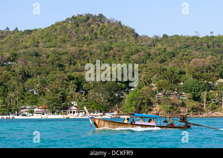 Longtail locale Ferry - Ko Phi Phi - Tailandia Foto Stock