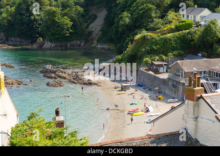 Spiaggia Cawsand Cornwall Inghilterra REGNO UNITO sulla penisola di rame. Si affaccia sul Plymouth Sound e confina con la frazione Kingsand Foto Stock