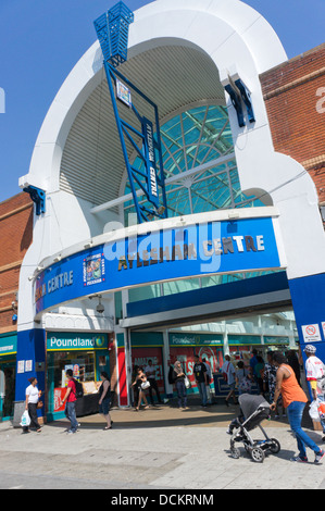 Il Centro Aylesham shopping mall in Peckham, Londra del sud. Foto Stock