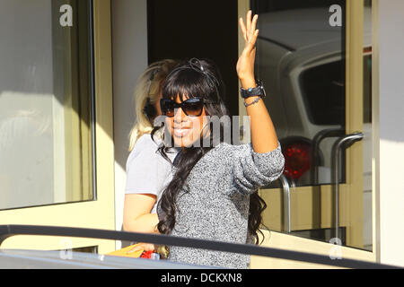 X fattore giudice Kelly Rowland arriva a fontana Studios per prove per gli spettacoli dal vivo a Londra, Inghilterra - 14.10.11 Foto Stock