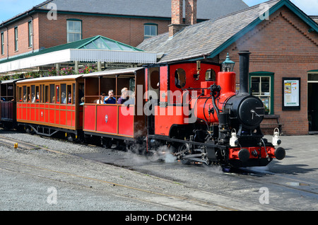 Talyllyn Railway Barclay serbatoio del motore n. 6 'Douglas'. Il motore è anche noto come 'Duncan', Rev. Skarloey Awdrey motore ferroviarie Foto Stock