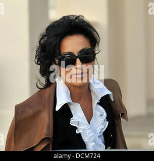 Nancy dell'olio di uscire di casa a Londra Londra, Inghilterra - 19.10.11 Foto Stock