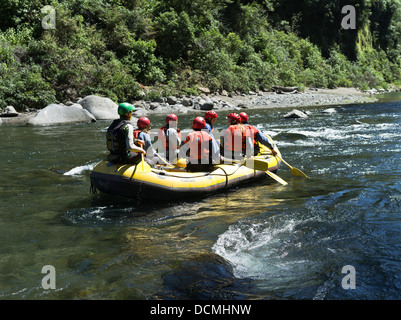 Dh Tongariro River TURANGI NUOVA ZELANDA Tongariro River Rafting outdoor activity istruttore Foto Stock