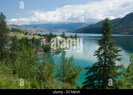 Case sul lago Lago KALAMALKA DELLA COLUMBIA BRITANNICA IN CANADA Foto Stock