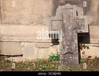 Vecchio sito di tomba Foto Stock