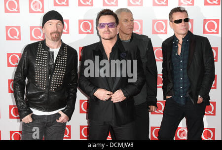 Il bordo, Bono, Adam Clayton, Larry Mullen degli U2 Q Awards 2011 Londra Inghilterra - 24.10.11 Foto Stock