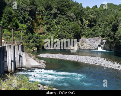 Dh Tongariro River TURANGI Nuova Zelanda Waikato Falls cascate del fiume e Rangipo emissario sottomarino Foto Stock