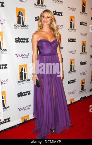 Stacy Keibler quindicesima film di Hollywood Awards Gala - Arrivi presso il Beverly Hilton hotel di Beverly Hills, la California - 24.10.11 Foto Stock