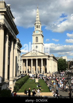 ST MARTINS nei campi di Londra, con Galleria Nazionale a sinistra. Foto Tony Gale Foto Stock