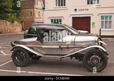 Un 1924 Alvis vintage auto parcheggiate nel villaggio di Winchcombe Gloucestershire England Regno Unito Foto Stock