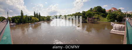 Alluvione del fiume Saale a Halle - visto da di ponte Giebichenstein; Germania, 5 giugno 2013 Foto Stock