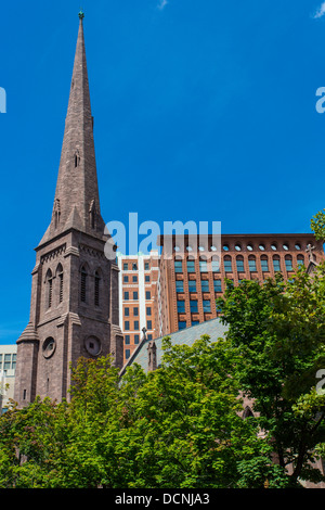 San Paolo Cattedrale episcopale e la fideiussione edificio nella città di Buffalo New York Stati Uniti Foto Stock