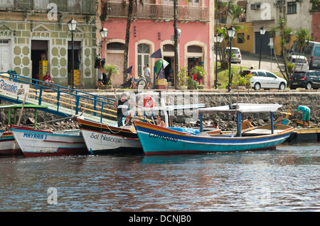 Turismo locale imbarcazioni a paranagua città, stato di Parana, Brasile Foto Stock