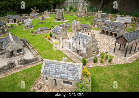 Gran Bretagna, Inghilterra, North Yorkshire, Hutton-le-foro, Ryedale Folk Museum. model village Foto Stock