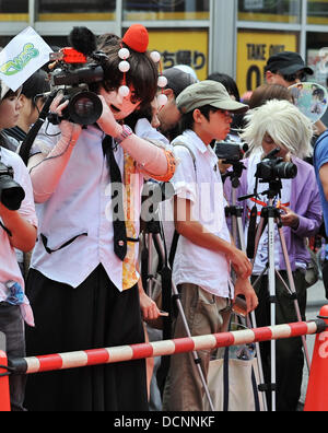 Agosto 3, 2013, Nagoya, Aichi, Giappone : i partecipanti marzo durante il tappeto rosso cerimonia per il 'World Cosplay Summit 2013' a Nagoya, nella prefettura di Aichi, Giappone, il 3 agosto 2013. (Foto di AFLO) Foto Stock