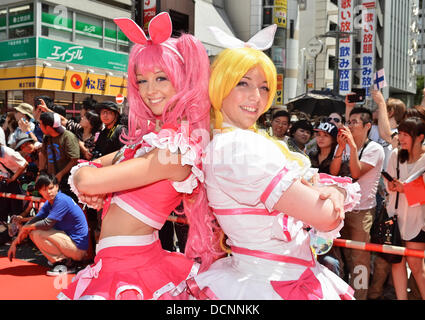 Agosto 3, 2013, Nagoya, Aichi, Giappone : Fraench partecipanti marzo durante il tappeto rosso cerimonia per il 'World Cosplay Summit 2013' a Nagoya, nella prefettura di Aichi, Giappone, il 3 agosto 2013. (Foto di AFLO) Foto Stock