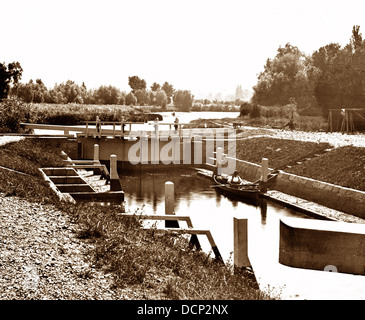 Old Windsor bloccare Fiume Tamigi periodo Vittoriano Foto Stock