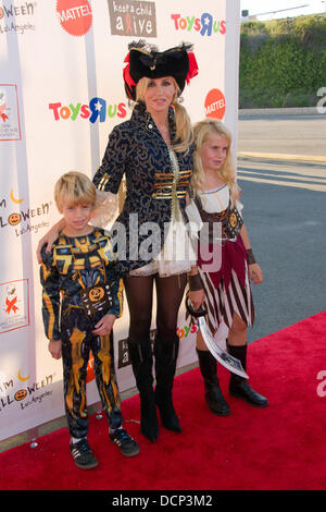 Camille Grammer da 'Il vero casalinghe di Beverly Hills' xviii sogno annuale di Halloween a beneficio dei bambini affetti da AIDS Foundation di Los Angeles, California - 29.10.11 Foto Stock