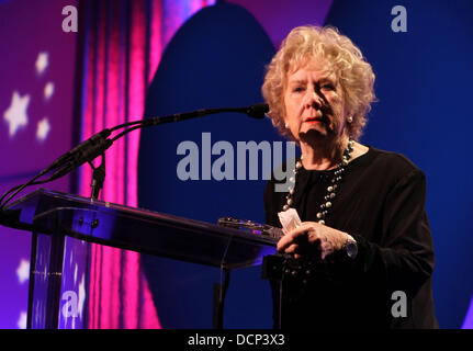 Peggy Albrecht casa accogliente il ventiduesimo un pranzo di gala in onore di "dell'Anno" Russell Brand - Show di Los Angeles, California - 29.10.11 Foto Stock