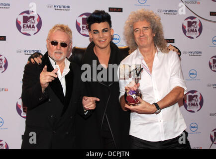 Roger Taylor, Adam Lambert e Brian May dei Queen MTV Europe Music Awards 2011 (EMAS) tenutasi presso l'Odyssey Arena - Sala stampa - Belfast, Irlanda del Nord - 06.11.11 Foto Stock