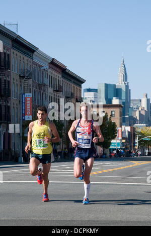 Corridori della maratona competizione del 2011 ING New York City Marathon New York City, Stati Uniti d'America - 06.11.11 Foto Stock