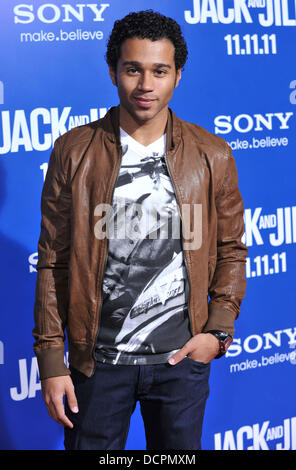 Corbin Bleu di Los Angeles prima di 'Jack e Jill" tenutosi al Regency Village Theatre di Westwood, California - 06.11.11 Foto Stock