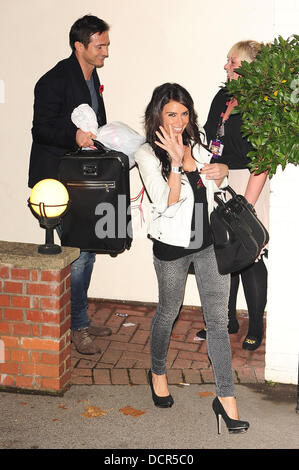 Frank Lampard e Christine Bleakley celebrità al di fuori del fattore X Studios di Londra - Inghilterra - 12.11.1 Foto Stock