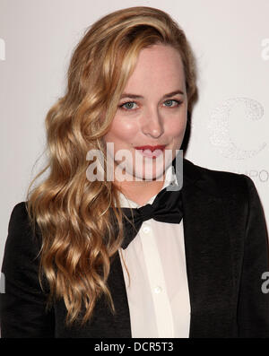 Dakota Johnson 2011 MOCA Gala: 'L'artista vita Manifesto' diretto da Marina Abramovic al MOCA Grand Avenue - Gli arrivi di Los Angeles, California - 12.11.11 Foto Stock