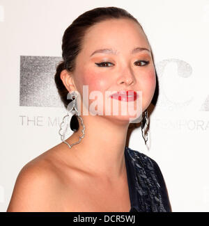 Devon Aoki 2011 MOCA Gala: 'L'artista vita Manifesto' diretto da Marina Abramovic al MOCA Grand Avenue - Gli arrivi di Los Angeles, California - 12.11.11 Foto Stock