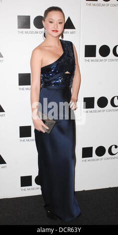 Devon Aoki 2011 MOCA Gala: 'L'artista vita Manifesto' diretto da Marina Abramovic al MOCA Grand Avenue - Gli arrivi di Los Angeles, California - 12.11.11 Foto Stock