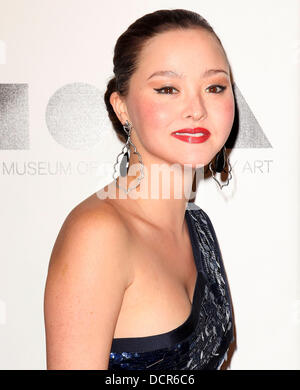 Devon Aoki 2011 MOCA Gala: 'L'artista vita Manifesto' diretto da Marina Abramovic al MOCA Grand Avenue - Gli arrivi di Los Angeles, California - 12.11.11 Foto Stock