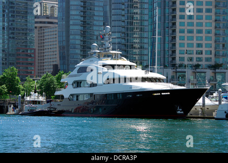 Yacht di grandi dimensioni a Vancouver in Canada Foto Stock