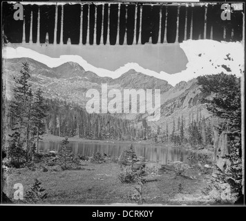 Lago alpino, CERRO BLANCO MONTAGNE, COLORADO, altezza del picco di oltre 14.000 piedi. Il lago di 11.000 piedi sopra il livello del mare - - 524300 Foto Stock