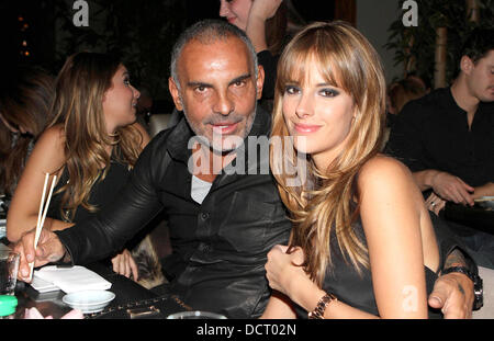 Christian Audigier e Nathalie Sorensen a Koi ristorante celebra il designer di 19 anni, figlia della roccia di cristallo Audigier compleanno di Los Angeles, California - 20.11.11 Foto Stock