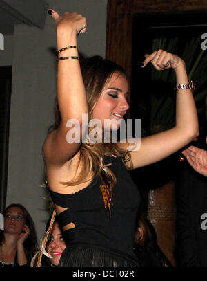 Nathalie Sorensen a Koi ristorante celebra il Christian Audigier figlia di 19 anni, roccia di cristallo Audigier compleanno di Los Angeles, California - 20.11.11 Foto Stock