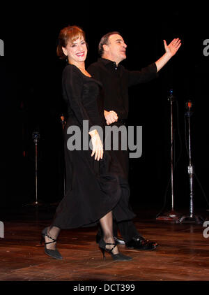 Patti LuPone e Mandy Patinkin Broadway apertura notturna di 'Una Serata con Patti LuPone e Mandy Patinkin' all'Ethel Barrymore Theatre - Curtain Call. La città di New York, Stati Uniti d'America - 21.11.11 Foto Stock