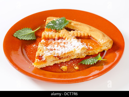 Fetta di Linzer Torta di albicocche Foto Stock