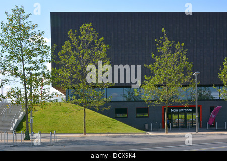 Ingresso principale al riaperto in rame interni scatola multi-sport in sede la Queen Elizabeth Olympic Park Foto Stock