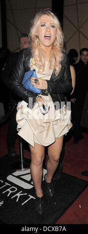 X fattore concorrente Amelia Lily. Il fattore X wrap party, tenutosi a DSTRKT club. Londra, Inghilterra - 14.12.11 Foto Stock