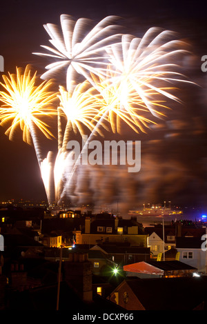 Fuochi d'artificio, Cowes Week, 2013, Cowes, Isle of Wight, England, Regno Unito Foto Stock