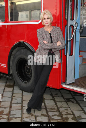 Joanna Lumley lancia il Compassions 2012 Campagna in Trafalgar Square. La campagna è lanciato come una protesta contro le esportazioni di animali vivi, Londra Inghilterra - 05.01.12 Foto Stock